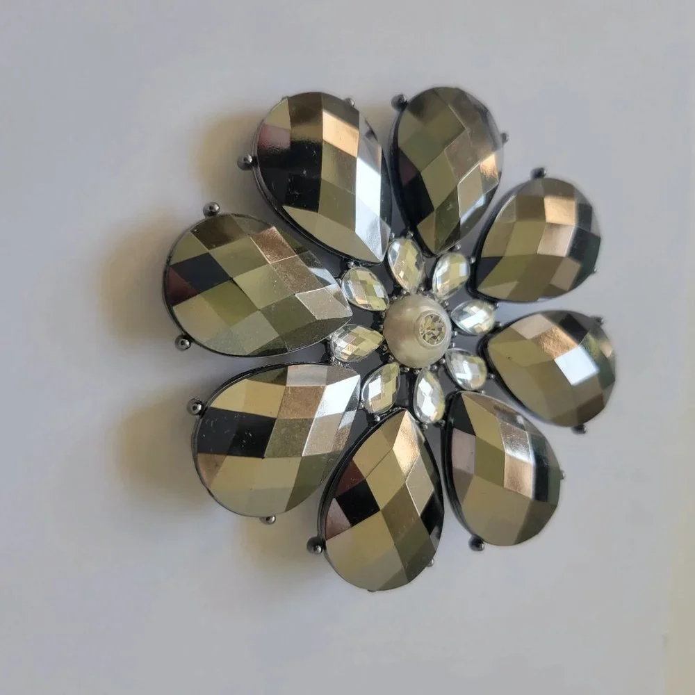 Brooch Pin - Picture 2 of 4